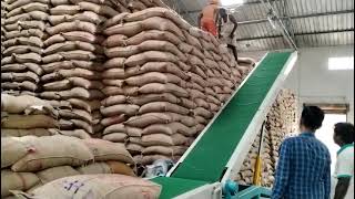 BAGS STACKING CONVEYOR [upl. by Mcquoid]