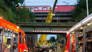 Heavy Recovery Operations  Bergung Baggertransport vs Bahnbrücke B14 Backnang 12092016 [upl. by Aiceila]