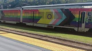 Pittsburgh Red line light rail stopping at Washington junction [upl. by Morgenthaler999]