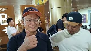 Bertemu dengan Sifu Abun cikgu Rebekah wan family Victor amp nera di Airport kuching [upl. by Suivatra]