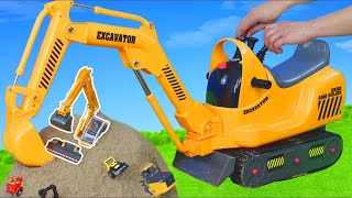 Excavator is digging in the Dirt [upl. by Morley]