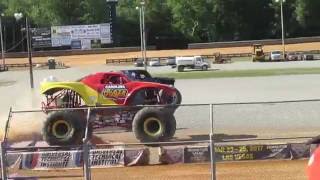 Hagerstown MD Monster Jam 2016  Sunday Racing [upl. by Blaze]