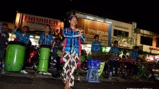 ANGKLUNG MALIOBORO [upl. by Costin661]