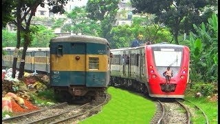 Epic Crossing between Agnibina Express amp Tongi Commuter Train  BR Metre gauge Vs Metre gauge Train [upl. by Yeneffit27]