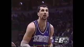 Peja Stojakovic 31 Pts 4 Ast  Milwaukee 200304 [upl. by Avik]