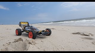 Tamiya Avante Black Special 2011 at Jones Beach  135T Outlaw Brushless motor amp 74v 2s Lipo [upl. by Ettellocin627]