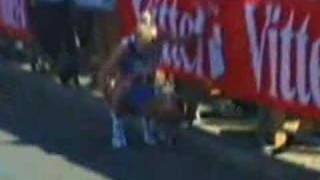 Paula Radcliffe London Marathon 2005  Peeing and Winning [upl. by Portie]