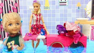 Barbie ve Ailesi Bölüm 132  Barbie Evi ni Su Basıyor  Çizgi film tadında Barbie oyunları [upl. by Aleibarg]