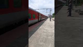 22410 Gaya Garib Rath Express Anand Vihar Terminal to Gaya Jn [upl. by Artimid]