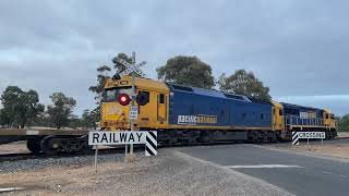 Avoca  Bealiba Road Railway Crossing Bealiba [upl. by Breger120]