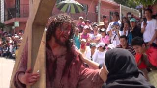 Escenas del Viacrucis Viviente 2014 Parroquia Nuestra Señora de la Merced León Gto [upl. by Eenram]