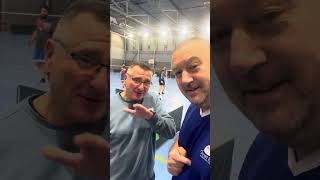 Point échauffement avec Éric au tournoi de badminton de BÛ [upl. by Anoyk]