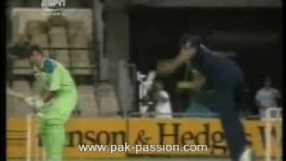 Kapil Dev bowling  Too hot to handle for inzimam ul haq [upl. by Jillene381]