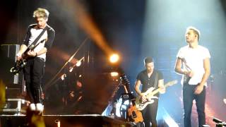 One Direction  Melbourne Oct 3 2013 Matinee  Best Song Ever [upl. by Wershba]