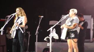 Landslide Dixie Chicks Live Virginia Beach Virginia August 10 2016 [upl. by Anale]