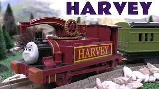 【legetøj lokomotiv】Lokomotivet Thomas og vennene han Tower Track  Harvey 00907 dk [upl. by Ciredec]