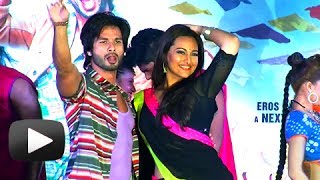 Saree Ke Fall Sa Song  Sonakshi amp Shahid Dance Performance [upl. by Yenial494]