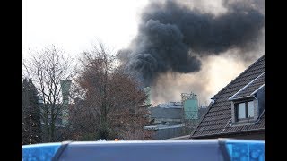 Explosion eines Schmelzofens  Vollalarm und MANV  BNKEXTRA [upl. by Ahsiakal]