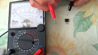 Prueba de transistor mosfet 2 con multímetro analogico curso de electrónica [upl. by Tychon]