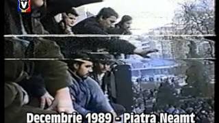 “DEŞTEAPTĂTE ROMÂNE” cântat la balconul Revoluţiei din decembrie 1989 la Piatra Neamţ [upl. by Nnarual]