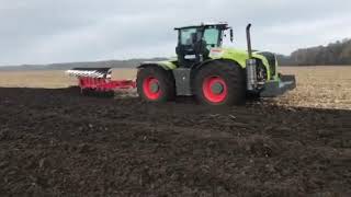 Claas Xerion 4000 [upl. by Annauj363]