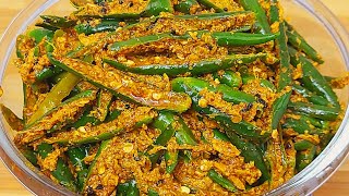 सालो चलने वाला हरी मिर्च का चटपटा आचार बनाने की विधि  Instant Green Chilli Pickle  Mirchi ka Achar [upl. by Cowie404]