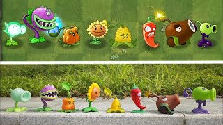 PLANTS VS ZOMBIES  TOY PLANTS VS GAME PLANTS3 [upl. by Einahpit]