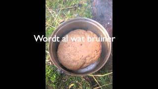 Vuur maken brood bakken op houtvuur How to bake a bread on a fire [upl. by Gertrud]