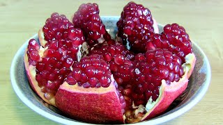 how to cut open a pomegranateHow to deseed a pomegranateLife Hacks [upl. by Balac]