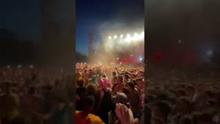 Gazo en concert à fait le plus gros pogo de tout la France  concert hiphop rapfr rapfrancais [upl. by Hamaso]