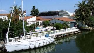 Promenade sur les canaux dEmpuriabrava [upl. by Catharina]