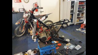 Two Stroke Rebuild  Husqvarna Cr125  Dirtbike Rebuild  Timelapse [upl. by Greyso]