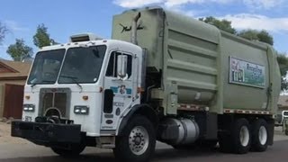 City of Glendale ⇨ Vintage Peterbilt 320 McNeilus AutoReach [upl. by Notsuh160]