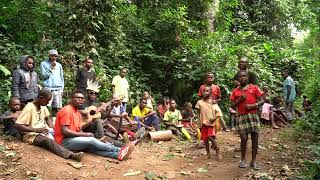 Groupe TIBOLA musique Baka du village Le Bosquet CAMEROUN [upl. by Reichert330]