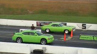 Hemi Cuda vs Dodge Charger  Sanair Racing  13 July 2009 [upl. by Ala]