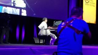 Soken plays Lost City and kicks a box FFXIV Fan Fest 2016 Vegas [upl. by Xylina]