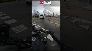 WIE RIJDEN ER NU NOG MOTOR koud drift nederlands [upl. by Tacy288]