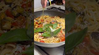 SPAGHETTONI MELANZANE E COZZE 😋🇮🇹 food italianspaghetti shorts short italianrecipes spagh [upl. by Ha]