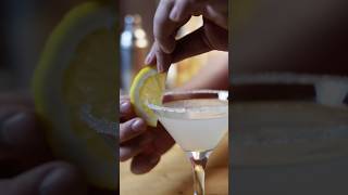 Рецепт Lemon Drop Martini drink cocktails рецепт [upl. by Eidnac]