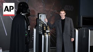 Hayden Christensen kicks off Star Warsthemed ‘takeover’ at Empire State Building [upl. by Dulcle119]