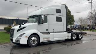 2019 VOLVO VNL64T860  WHITE  V902216U [upl. by Haughay]