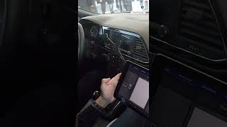 Conduire une voiture avec un IPad  😱  Extrait archives M6 Video Bank [upl. by Wadsworth908]