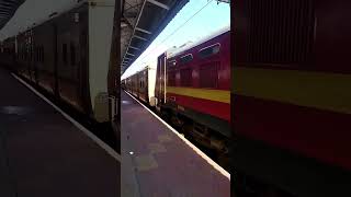 09419 Ahmedabad Tiruchchirappalli Special Fare Special Express Entering Jn train [upl. by Nadaba443]