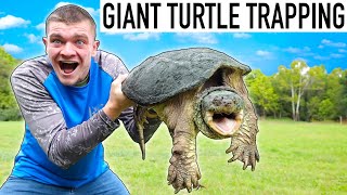 CATCHING GIGANTIC SNAPPING TURTLES 35 Pounds [upl. by Ettelrahc]