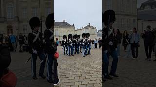 Dansk Livgarden vagtskifte Danish royal guard 💂💂‍♀️Livgarden Soldat Amalienborg [upl. by Ariadne]