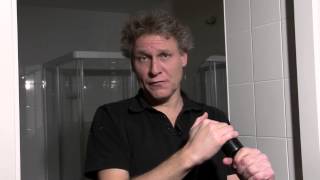 Schoonmaken badkamer en toilet vloer met microvezel mop [upl. by Corney]