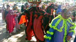 Carnaval en Ponce vejigantes bailando [upl. by Duck]