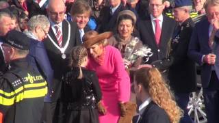 Kijk op Krimpen  Aankomst koning en koningin in Krimpen aan den IJssel [upl. by Bethena]