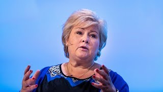 DIREKTE Erna Solberg holder pressekonferanse [upl. by Laius616]