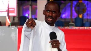 EV EZEKIEL OF NEW LIFE CHURCH RECEIVES BENNY HINN STAR AT NYAYO CRUSADE [upl. by Ainad]